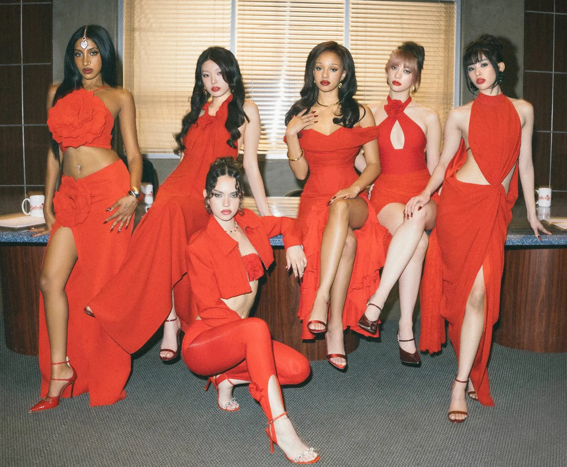 Ca khúc “Gabriela” nằm trong EP thứ hai BEAUTIFUL CHAOS của KATSEYE đã vươn lên vị trí thứ 38