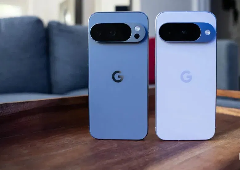 Điện thoại Pixel 10 màu Frost và Pixel 10 Pro màu Moonstone (Ảnh: Internet) Điện thoại Pixel 10 màu Frost và Pixel 10 Pro màu Moonstone (Ảnh: Internet)