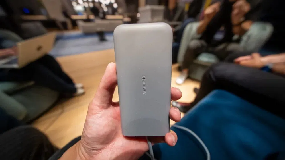 Bộ pin của Galaxy XR (Ảnh: Internet)