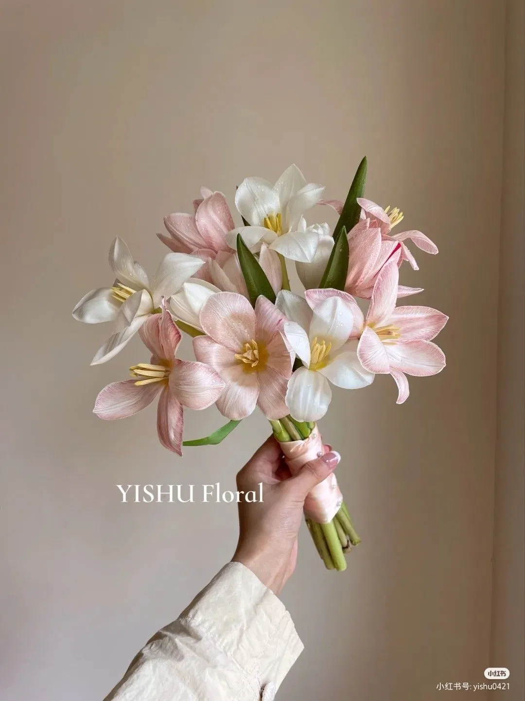 Bó hoa lan cưới trắng hồng