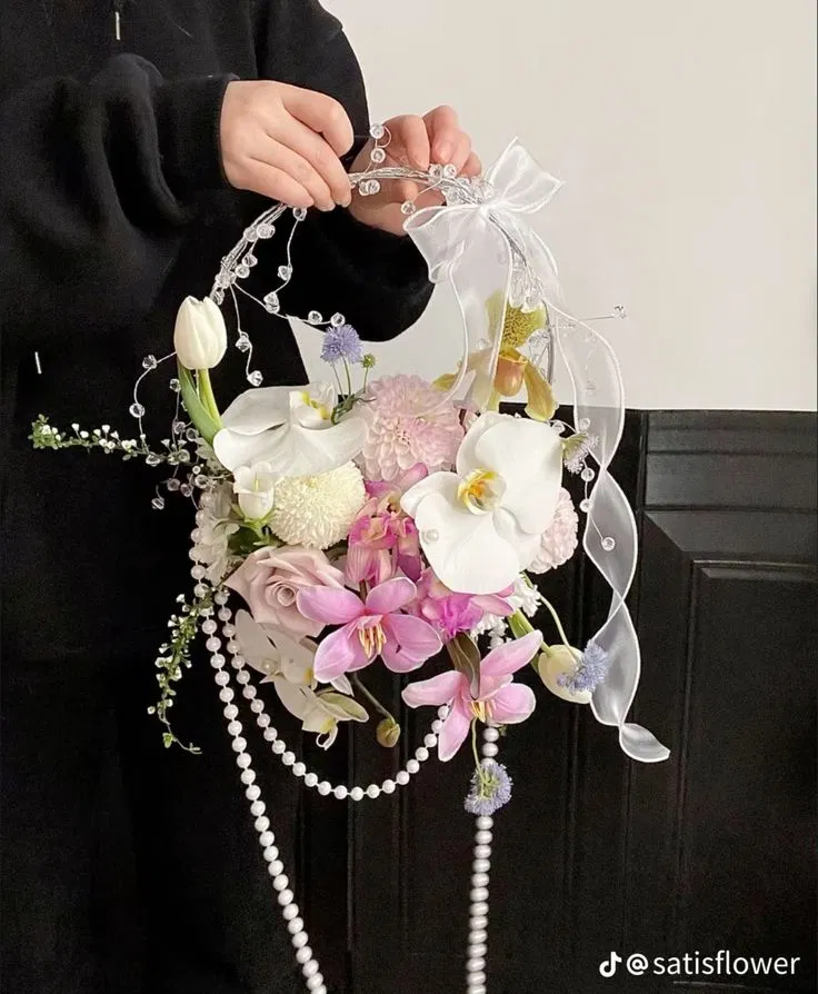 Giỏ hoa cưới thanh lịch