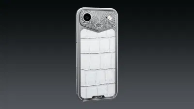 iPhone Air Crystal – phiên bản mang phong cách tinh khiết với titan cao cấp, da cá sấu trắng và chi tiết vương miện phủ men, chỉ 19 chiếc được sản xuất trên toàn thế giới (Ảnh: Internet) iPhone Air Crystal – phiên bản mang phong cách tinh khiết với titan cao cấp, da cá sấu trắng và chi tiết vương miện phủ men, chỉ 19 chiếc được sản xuất trên toàn thế giới (Ảnh: Internet)