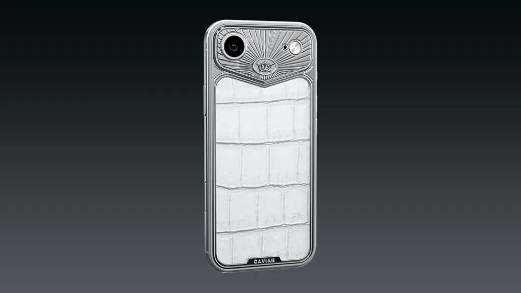 iPhone Air Crystal – phiên bản mang phong cách tinh khiết với titan cao cấp, da cá sấu trắng và chi tiết vương miện phủ men, chỉ 19 chiếc được sản xuất trên toàn thế giới (Ảnh: Internet)