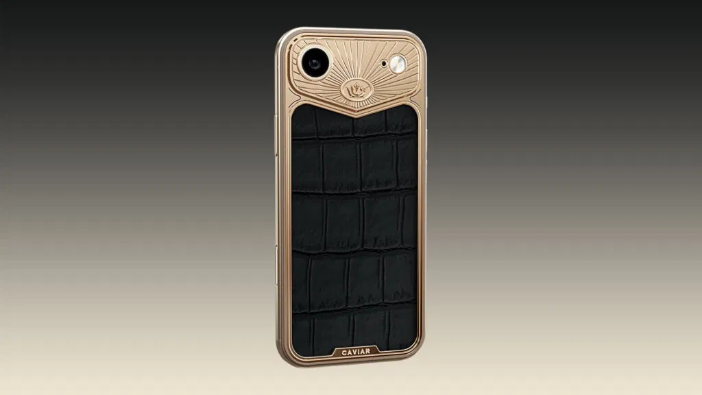 iPhone Air Zenith – phiên bản đắt giá nhất trong bộ sưu tập AirLine, làm từ vàng 18K và da cá sấu đen, chỉ 3 chiếc được sản xuất trên toàn thế giới (Ảnh: Internet)