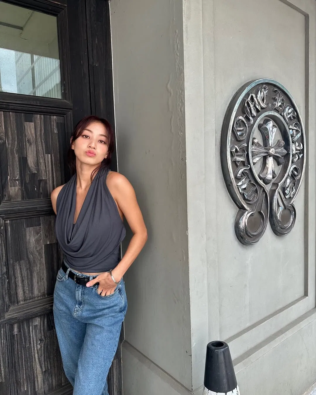 Jihyo từng chia sẻ rằng cô xem việc tập gym là “một phần của công việc” – không chỉ để đẹp mà để có sức trình diễn trọn vẹn cho khán giả (Ảnh: Internet)