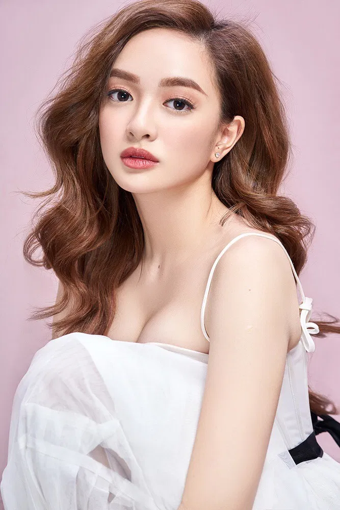 Profile Kaity Nguyễn.