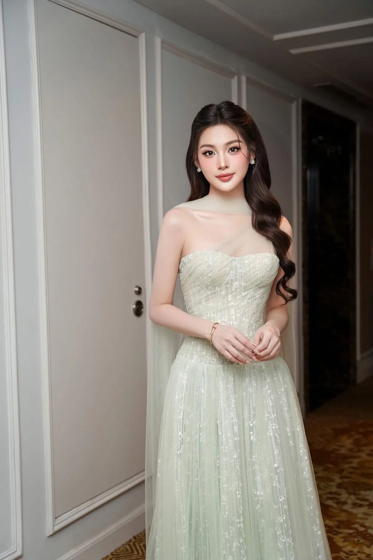 Tông "Quiet Luxury" Glazed