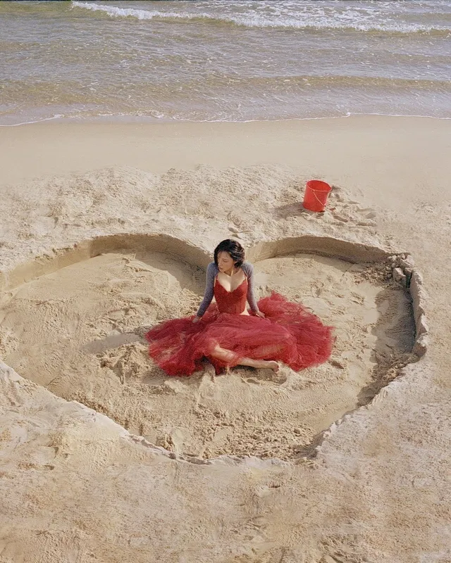 Âm nhạc độc đáo, chưa từng thấy ở Hwasa đã xuất hiện ở "Good Goodbye" (Ảnh: Internet)