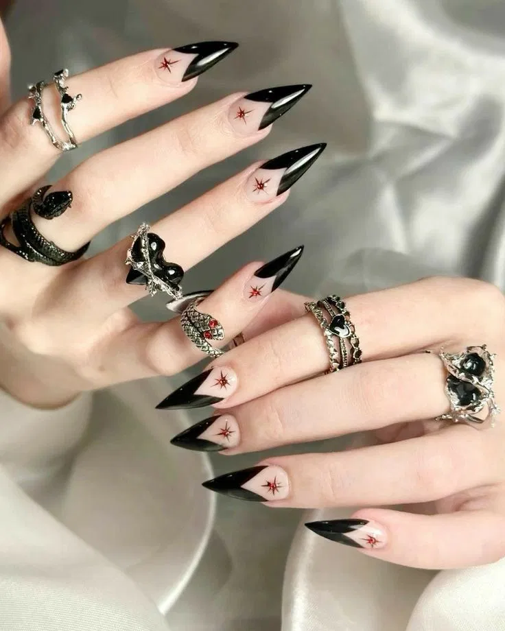 Mẫu nail Halloween đẹp "sang chảnh" quyến rũ (Ảnh: Internet)