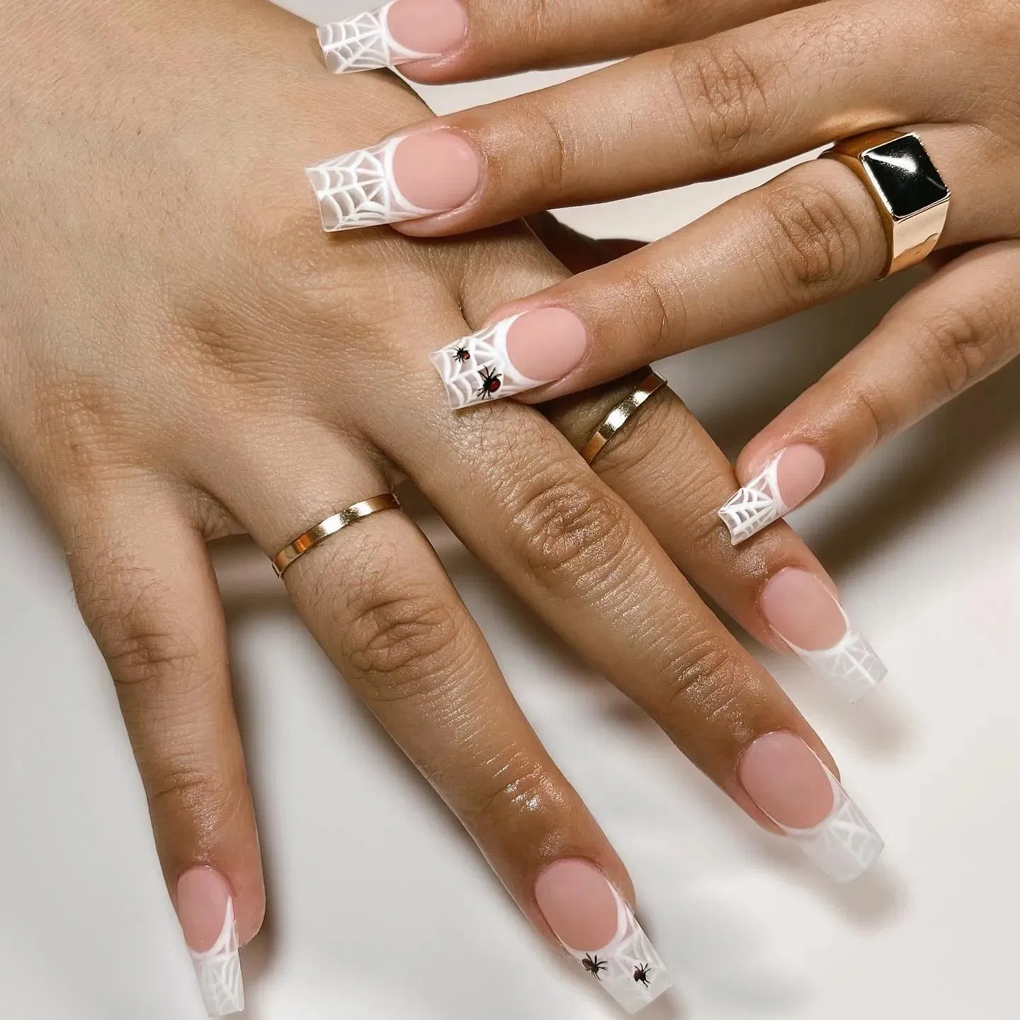 Mẫu nail Halloween đẹp "sang chảnh" quyến rũ (Ảnh: Internet)