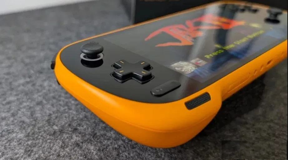 Cần điều khiển và D-pad của KONKR Pocket FIT (Ảnh: Internet) Cần điều khiển và D-pad của KONKR Pocket FIT (Ảnh: Internet)