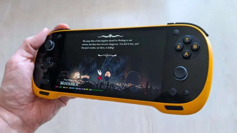 Máy KONKR Pocket FIT chơi game Silksong (Ảnh: Internet) Máy KONKR Pocket FIT chơi game Silksong (Ảnh: Internet)