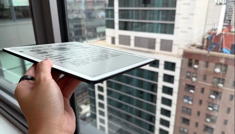 Máy tính bảng Kindle Scribe 3 của Amazon (Ảnh: Internet) Máy tính bảng Kindle Scribe 3 của Amazon (Ảnh: Internet)