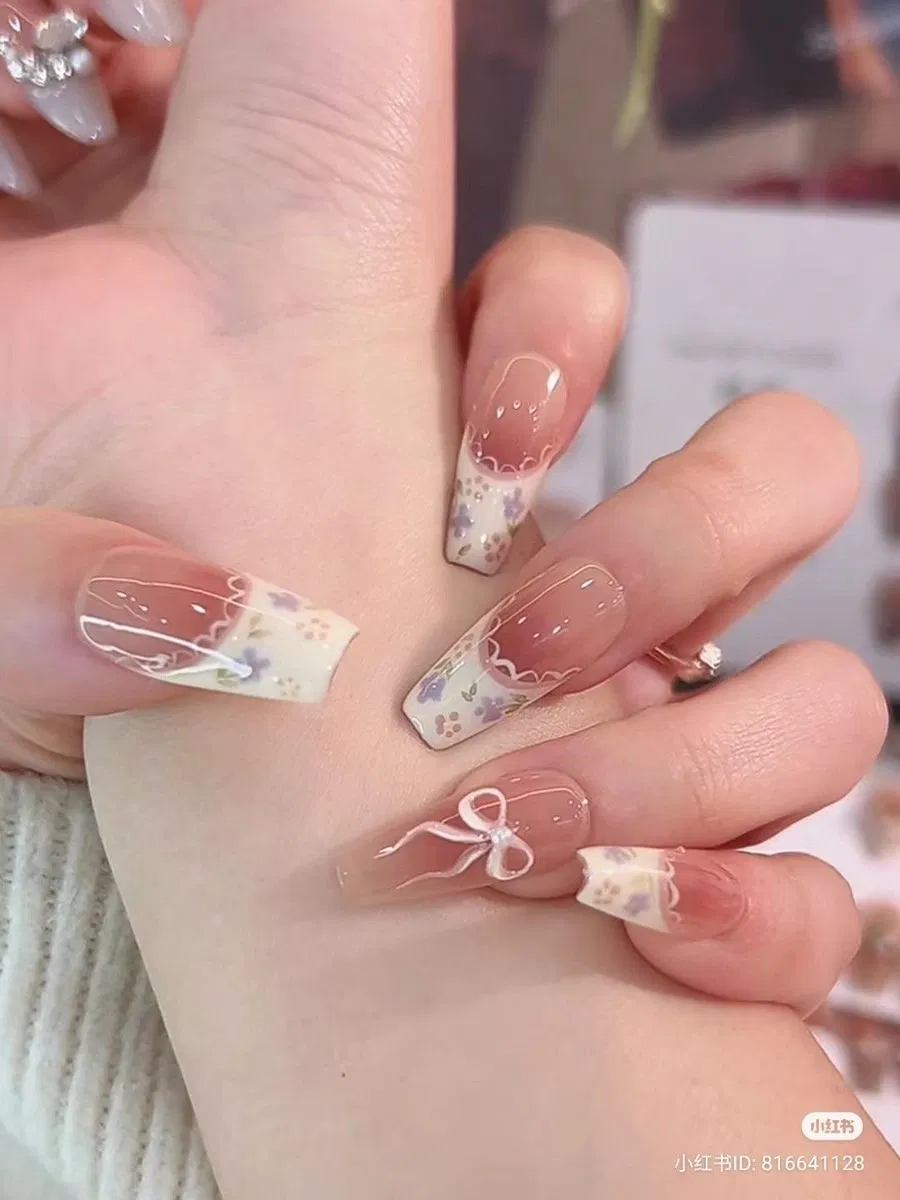 Gợi ý hơn 20 mẫu nail cô dâu khi mặc áo dài - thanh lịch nhẹ nhàng nữ tính có đủ áo dài cô dâu gợi ý mẫu nail cô dâu mặc áo dài nail cô dâu nail cô dâu áo dài nail cô dâu khi mặc áo dài nail cô dâu mặc áo dài Nail tone trắng nhẹ nhàng cho áo dài ngọc trai nhẹ nhàng nữ tính thanh lịch tinh tế Tráng gương ngọc trai nhẹ nhàng tinh tế
