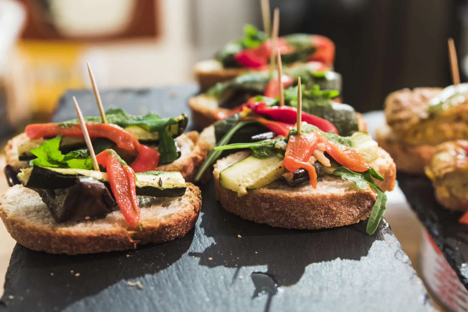 Pintxos - phiên bản tapas của xứ Basque (Ảnh: Internet)