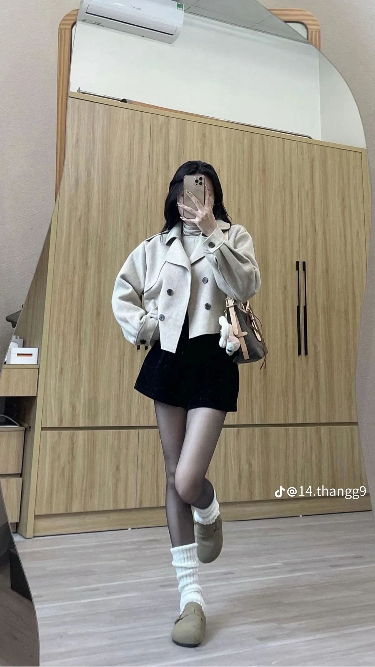 Tất da đen chân ái cho chị em vào mùa lạnh - không chỉ giữ ấm mà còn dễ phối đồ Cách chọn tất da đen phối tất da đen quần tất da đen Tất da đen tất da đen mùa đông tất da đen nữ