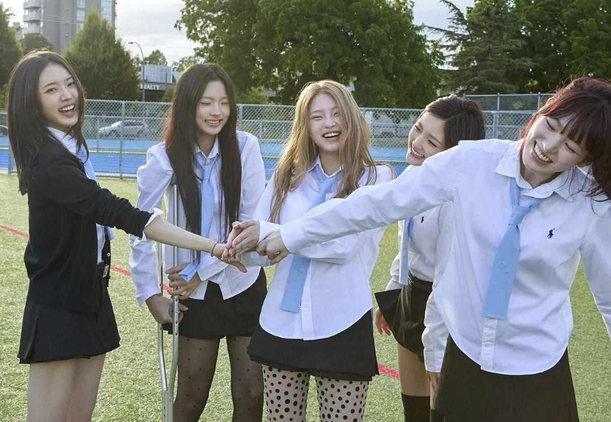 Các thành viên KiiiKiii sẽ lồng ghép câu chuyện qua "Dear.X" (Ảnh: Internet)