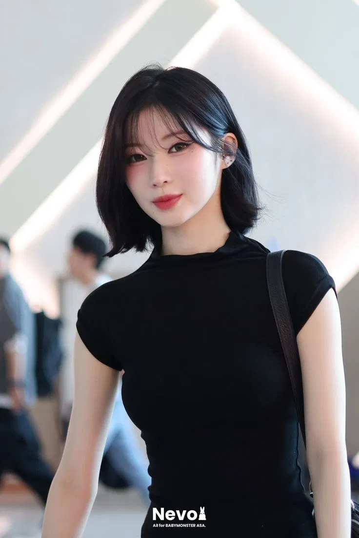 Tóc ngang vai mái thưa