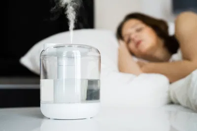 Dùng máy tạo độ ẩm