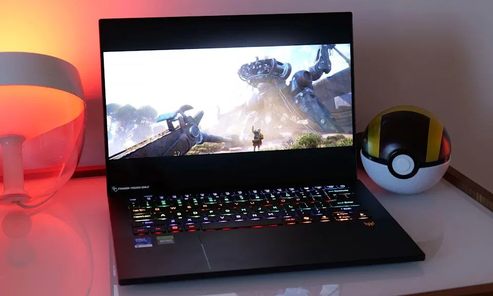 Laptop Acer Predator Triton 14 AI sở hữu màn hình OLED 14,5 inch sống động với độ phân giải WQXGA+ (2880 x 1800 pixel) (Ảnh: Internet)