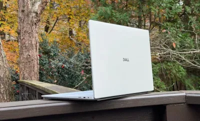 Laptop Dell 16 Premium nhìn từ phía sau (Ảnh: Internet) Laptop Dell 16 Premium nhìn từ phía sau (Ảnh: Internet)