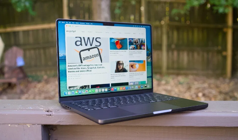 MacBook Pro M5 14 inch (Ảnh: Internet) MacBook Pro M5 14 inch (Ảnh: Internet)