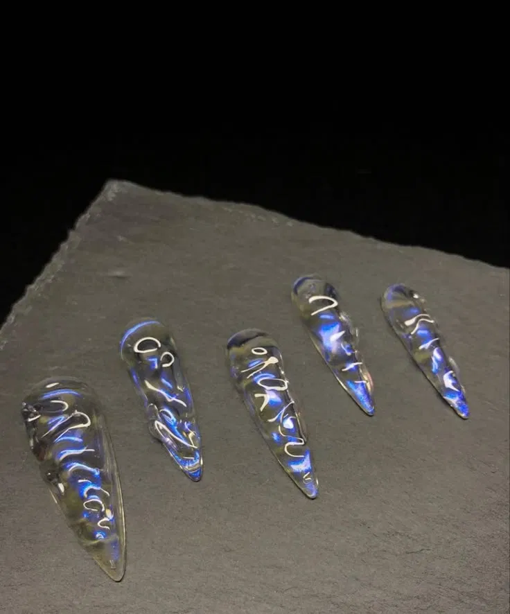 Nail trong tráng gương cực quang