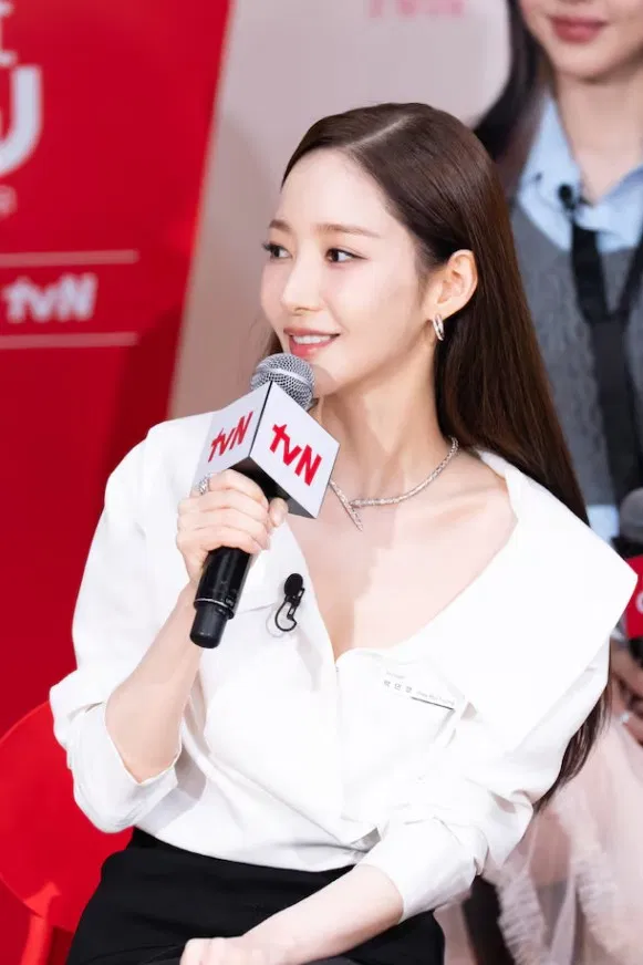 Nữ diễn viên Park Min-young là nhân tố thú vị của dàn cast chương trình (Ảnh: Internet)
