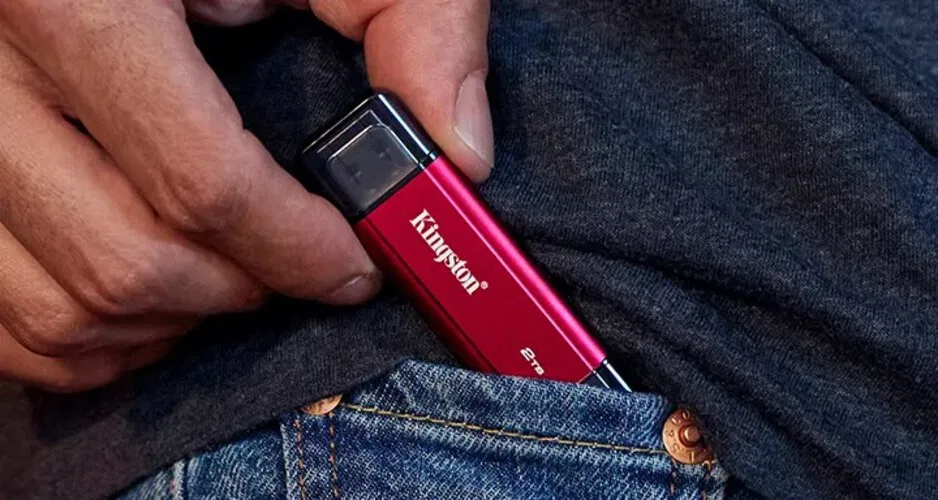 Ổ Kingston Dual Portable SSD nhỏ gọn, nhẹ chỉ 13 gram, dễ dàng bỏ túi hoặc balo, thuận tiện mang theo mọi lúc mọi nơi (Ảnh: Internet)