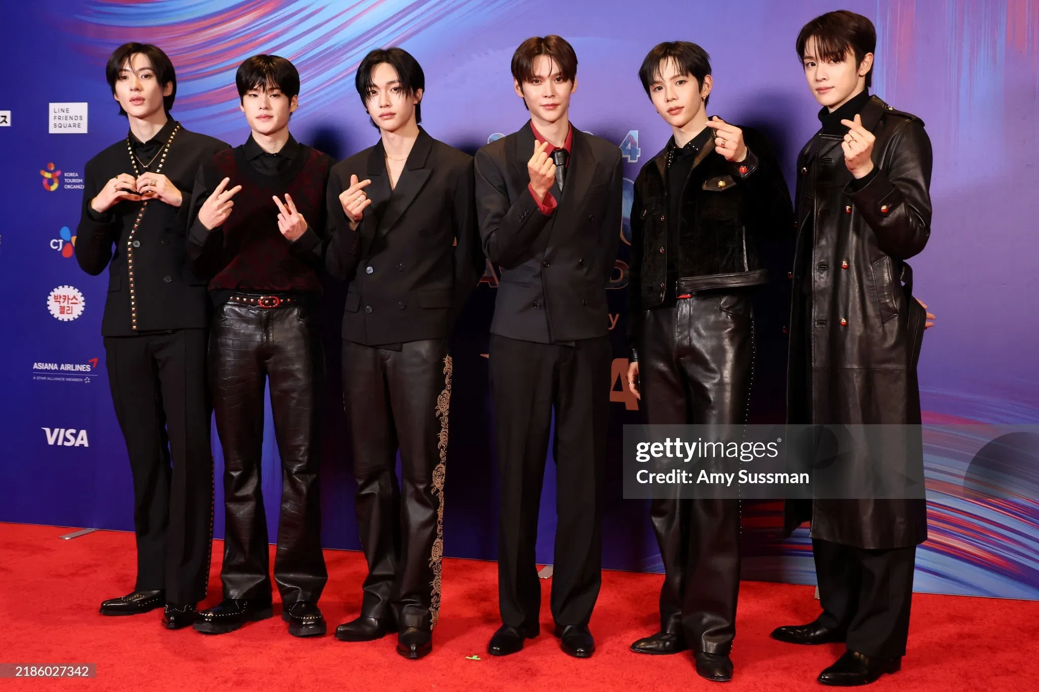 RIIZE là nhóm nhạc nam thuộc SM Entertainment ra mắt năm 2023, tên gọi ghép từ “Rise” (vươn lên) và “Realize” (nhận ra), thể hiện hành trình chinh phục ước mơ của các thành viên (Ảnh: Internet)