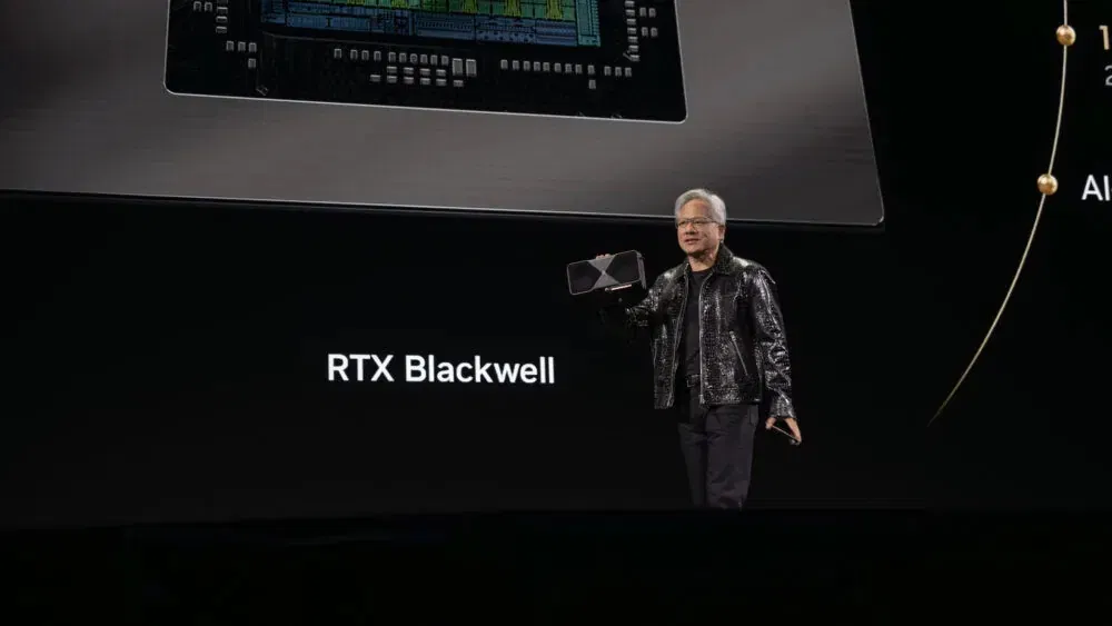 Giám đốc điều hành NVIDIA - Jensen Huang tại CES 2025 (Ảnh: Internet)