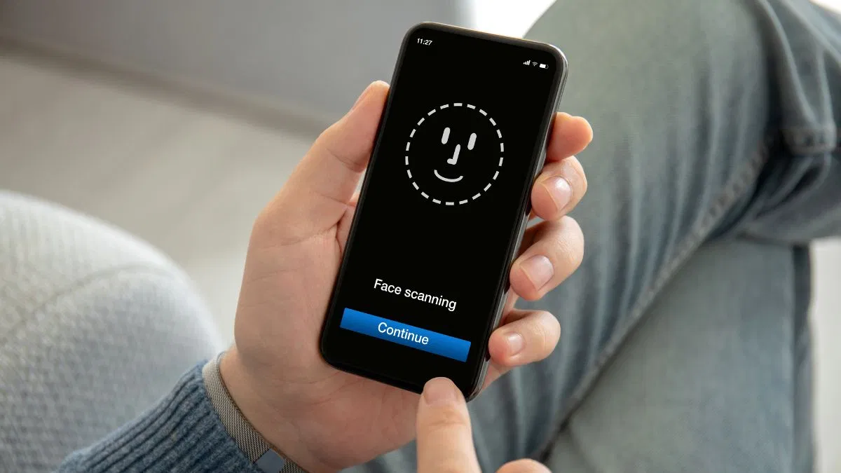 Face ID ẩn dưới màn hình sẽ xuất hiện trên dòng iPhone 20 Pro (Ảnh: Internet)