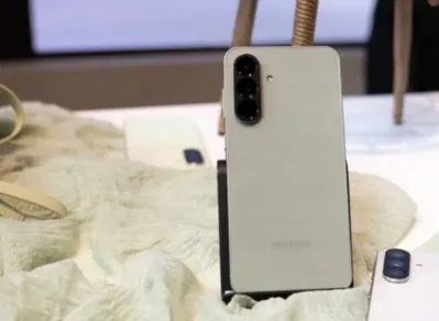 Điện thoại Galaxy A56 màu Xanh lá cây của Samsung (Ảnh: Internet) Điện thoại Galaxy A56 màu Xanh lá cây của Samsung (Ảnh: Internet)