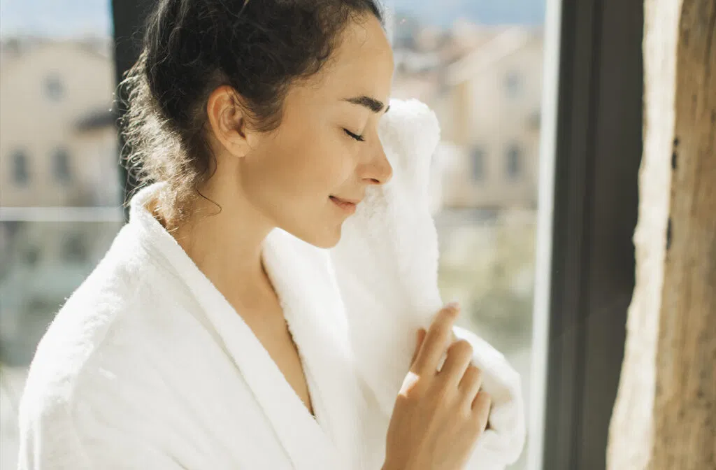 Làm sạch khô đặc biệt lý tưởng cho da khô và da nhạy cảm
