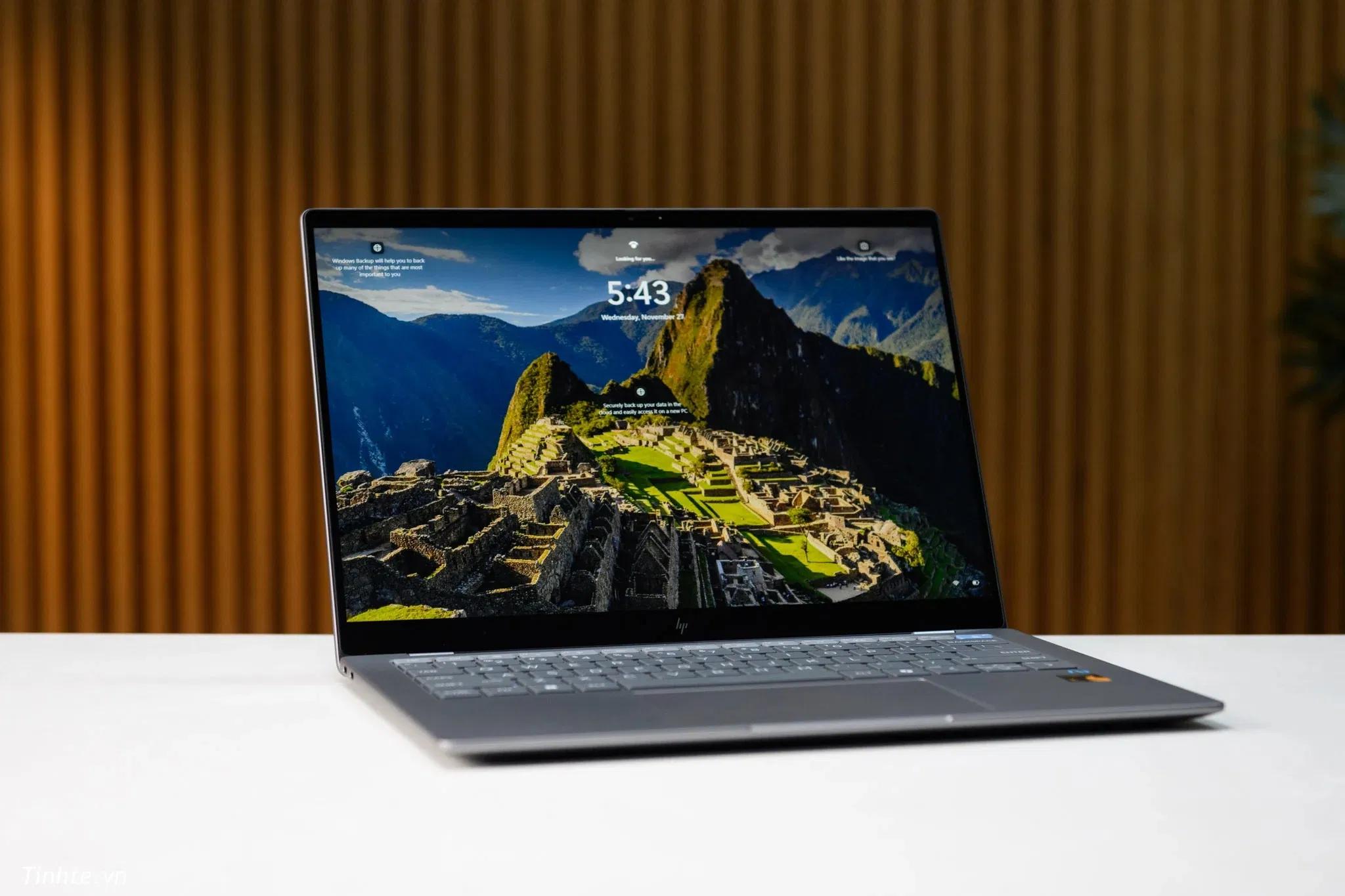 HP OmniBook X 14 AI (Ảnh: Internet)