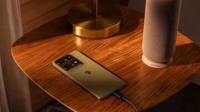 Điện thoại Motorola Signature (Ảnh: Internet) Điện thoại Motorola Signature (Ảnh: Internet)