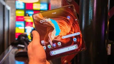 Màn hình bên trong của điện thoại gập Motorola Razr Fold (Ảnh: Internet) Màn hình bên trong của điện thoại gập Motorola Razr Fold (Ảnh: Internet)