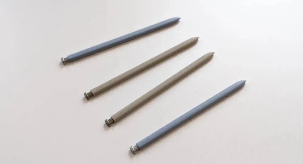 Bút cảm ứng S Pen cho điện thoại Galaxy S25 Ultra của Samsung với 2 tùy chọn màu sắc (Ảnh: Internet) Bút cảm ứng S Pen cho điện thoại Galaxy S25 Ultra của Samsung với 2 tùy chọn màu sắc (Ảnh: Internet)