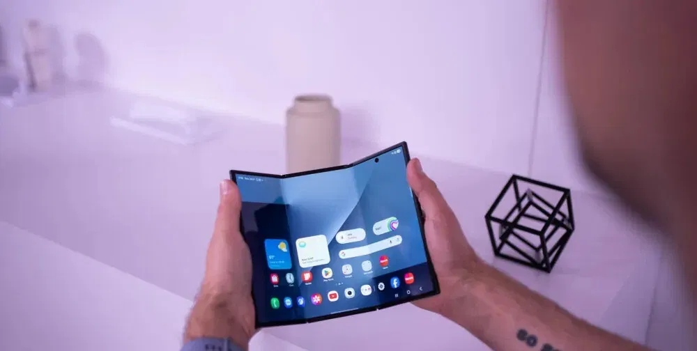 Điện thoại gập 3 màn hình Galaxy Z TriFold của Samsung (Ảnh: Internet) Điện thoại gập 3 màn hình Galaxy Z TriFold của Samsung (Ảnh: Internet)