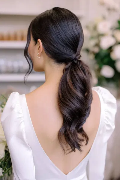 Tóc đuôi ngựa thấp buộc lỏng