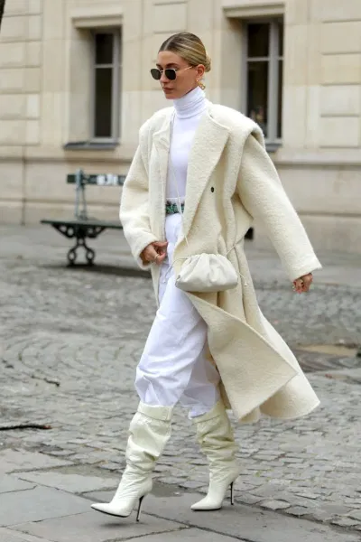 Ứng dụng thời trang đơn sắc