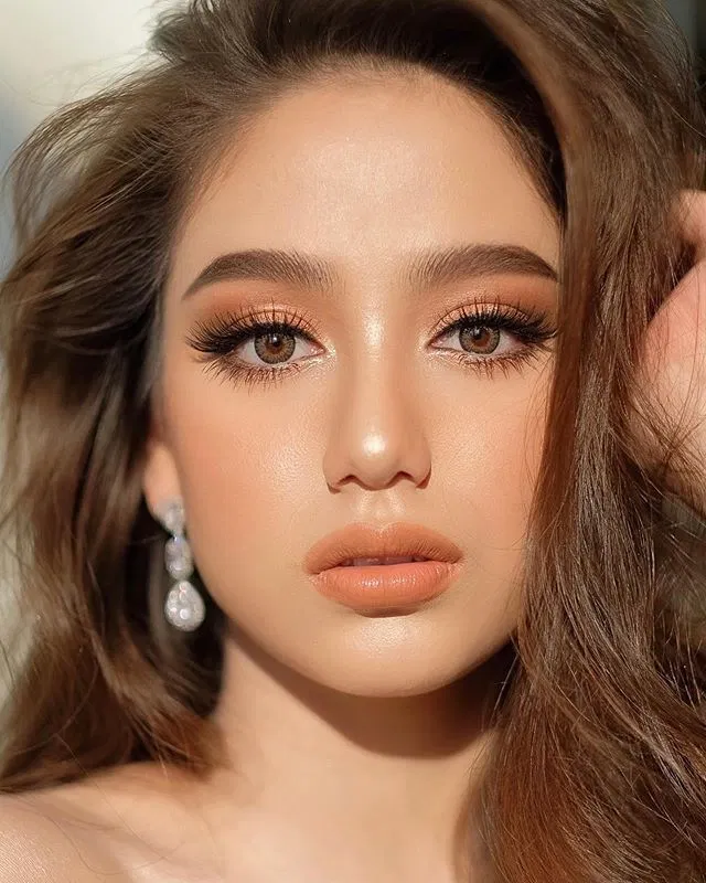 Da rám nắng tông vàng