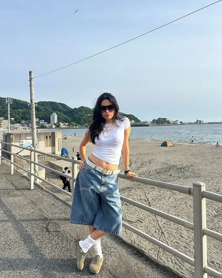 Áo Baby-tee + Quần Bermudas Denim