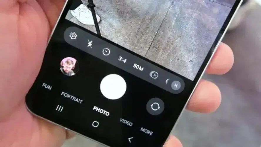 Camera 50MP đi kèm góc siêu rộng 13MP và macro 5MP, hỗ trợ quay 4K 30 FPS, cải thiện nhẹ chống rung (Ảnh: Internet)