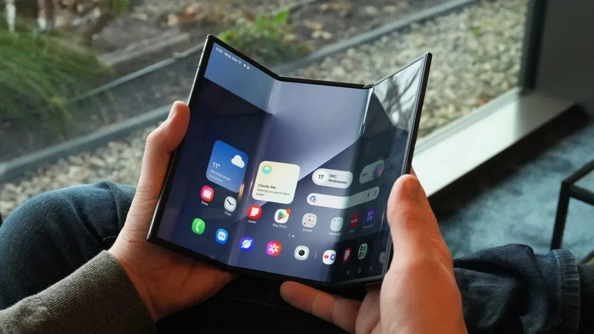 Điện thoại gập 3 màn hình Galaxy Z TriFold của Samsung (Ảnh: Internet)