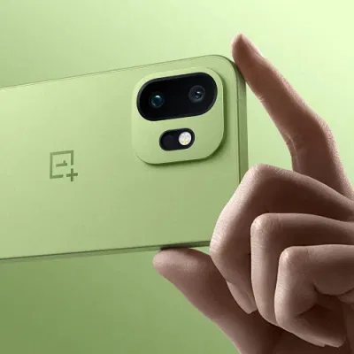 Mặt sau của điện thoại OnePlus 15T màu xanh lá cây (Ảnh: Internet) Mặt sau của điện thoại OnePlus 15T màu xanh lá cây (Ảnh: Internet)
