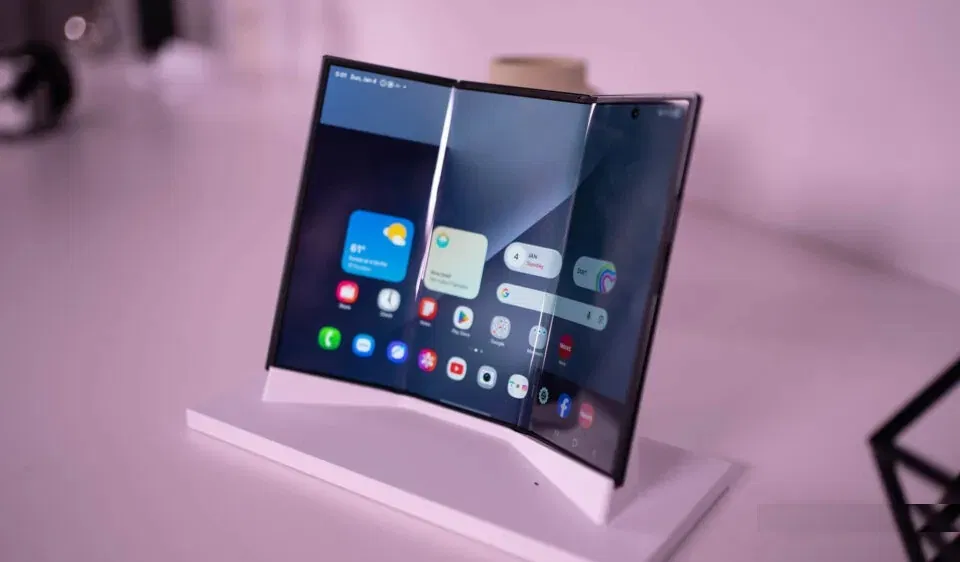 Điện thoại gập 3 màn hình Galaxy Z TriFold tại CES 2026 (Ảnh: Internet)