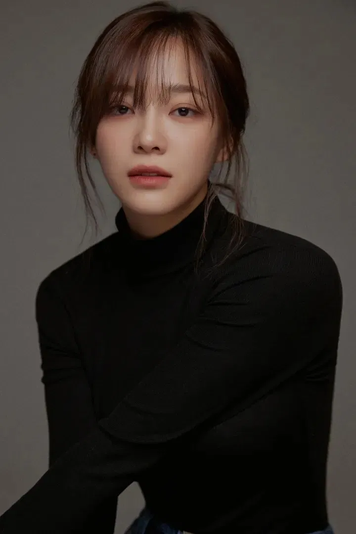 Kim Se-jeong kết thúc hợp đồng độc quyền với Jellyfish Entertainment