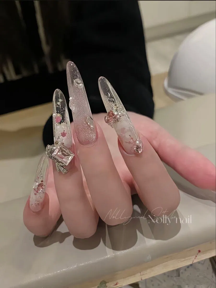 French đầu móng trong