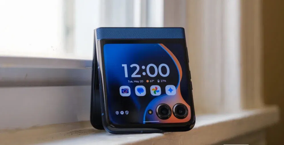 Điện thoại màn hình gập Motorola Razr 2025 (Ảnh: Internet)